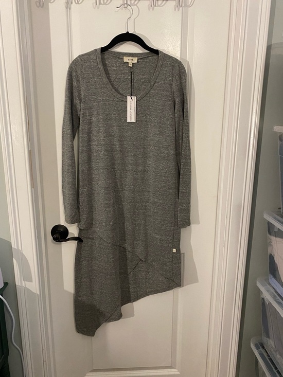 NYTT Dresses & Skirts - NWT NYTT Gray Asymmetric V-Neck Jersey Dress